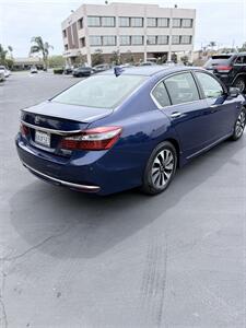 2017 Honda Accord Hybrid Touring   - Photo 8 - Orange, CA 92867
