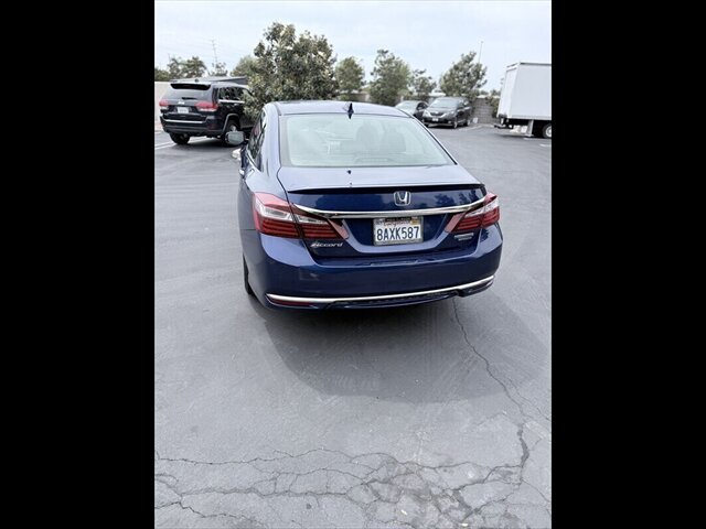 2017 Honda Accord Hybrid Touring - Photo 7 - Orange, CA 92867