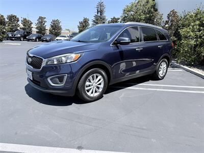 2016 Kia Sorento LX V6   - Photo 6 - Orange, CA 92867