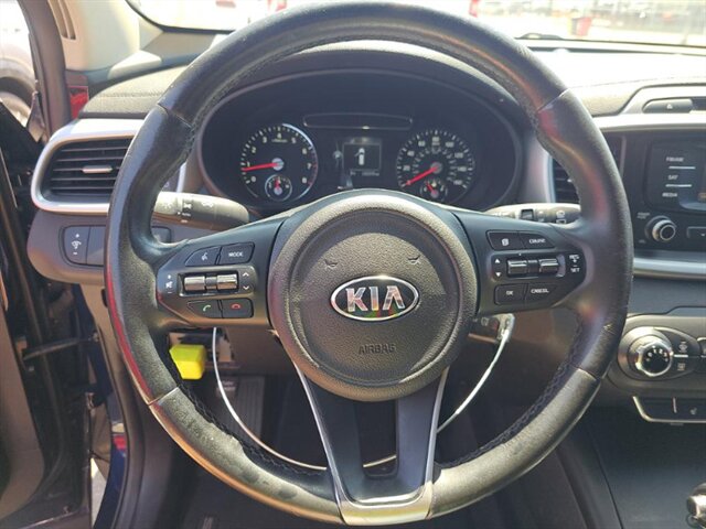 2016 Kia Sorento LX V6 - Photo 9 - Orange, CA 92867