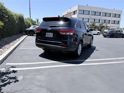 2016 Kia Sorento LX V6   - Photo 8 - Orange, CA 92867