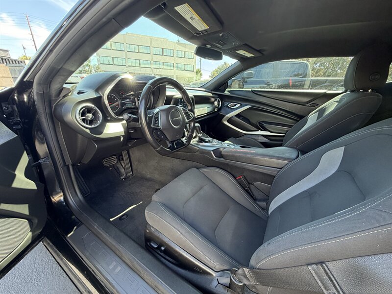 2018 Chevrolet Camaro LT - Photo 19 - Orange, CA 92867