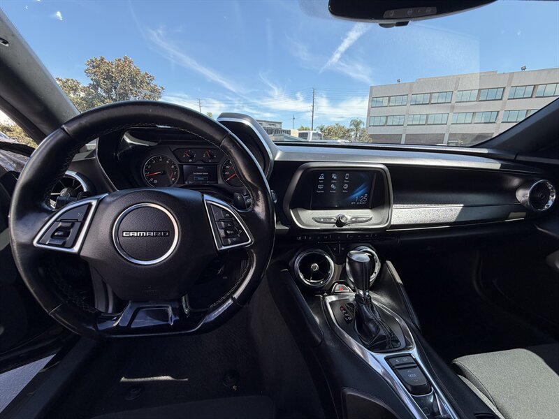 2018 Chevrolet Camaro LT - Photo 22 - Orange, CA 92867