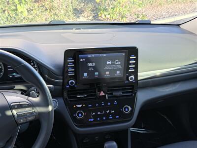 2020 Hyundai IONIQ SE - Photo 16 - Orange, CA 92867