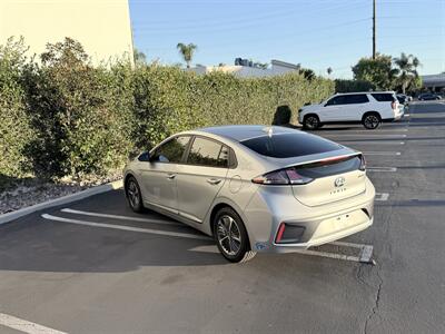 2020 Hyundai IONIQ SE - Photo 7 - Orange, CA 92867