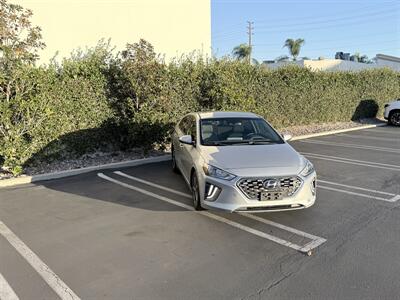 2020 Hyundai IONIQ SE - Photo 3 - Orange, CA 92867