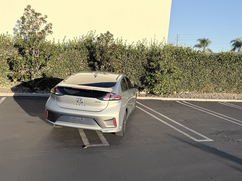 2020 Hyundai IONIQ SE - Photo 8 - Orange, CA 92867