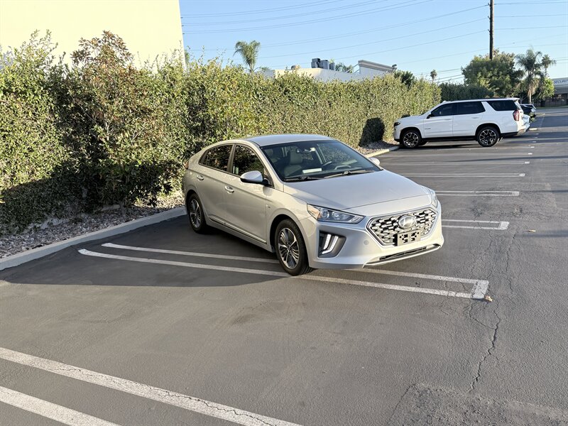 2020 Hyundai IONIQ SE - Photo 2 - Orange, CA 92867