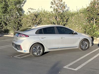 2020 Hyundai IONIQ SE - Photo 9 - Orange, CA 92867