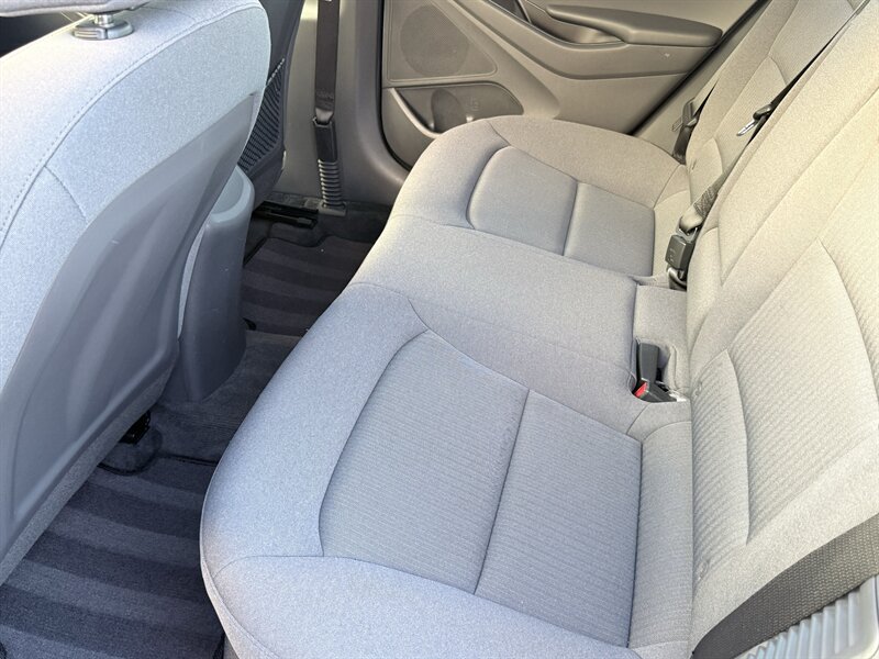 2020 Hyundai IONIQ SE - Photo 12 - Orange, CA 92867