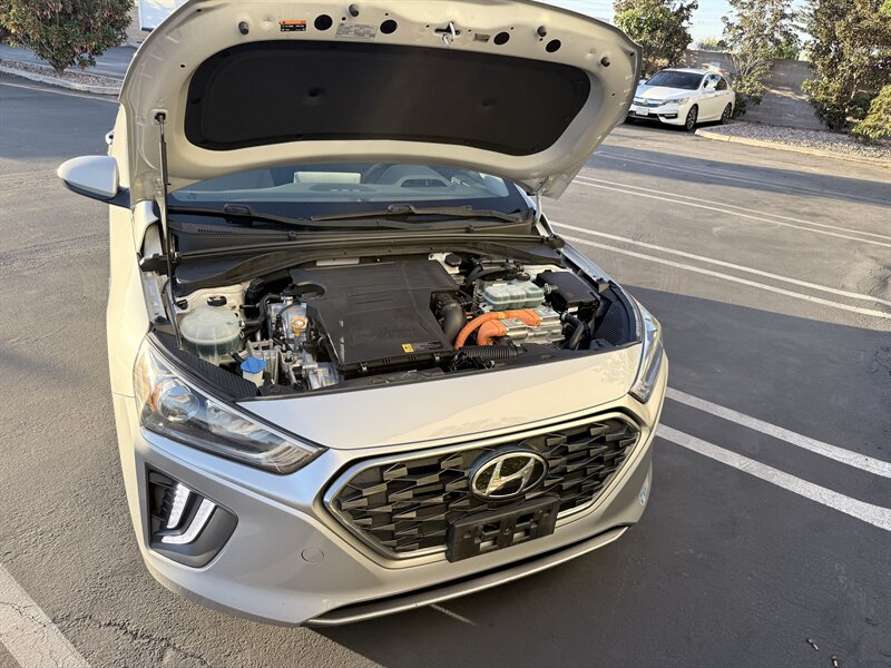 2020 Hyundai IONIQ SE - Photo 19 - Orange, CA 92867