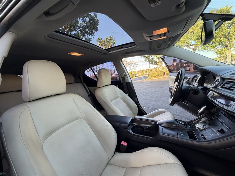 2013 Lexus CT 200h - Photo 20 - Orange, CA 92867