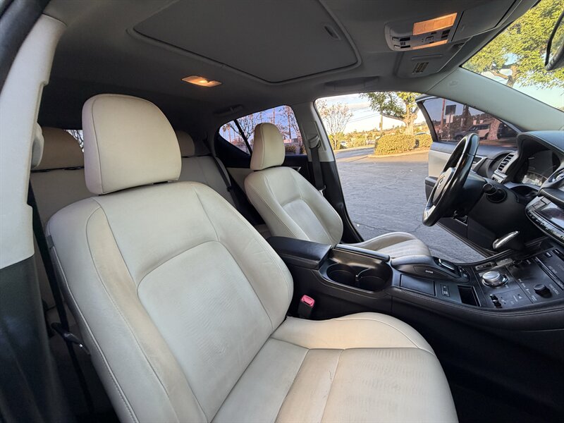 2013 Lexus CT 200h - Photo 19 - Orange, CA 92867