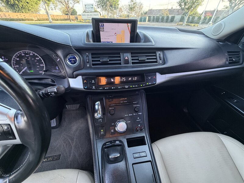 2013 Lexus CT 200h - Photo 26 - Orange, CA 92867