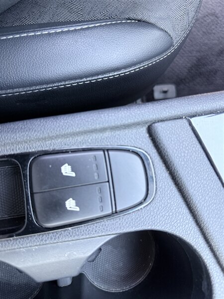 2019 Kia Niro EX - Photo 14 - Orange, CA 92867