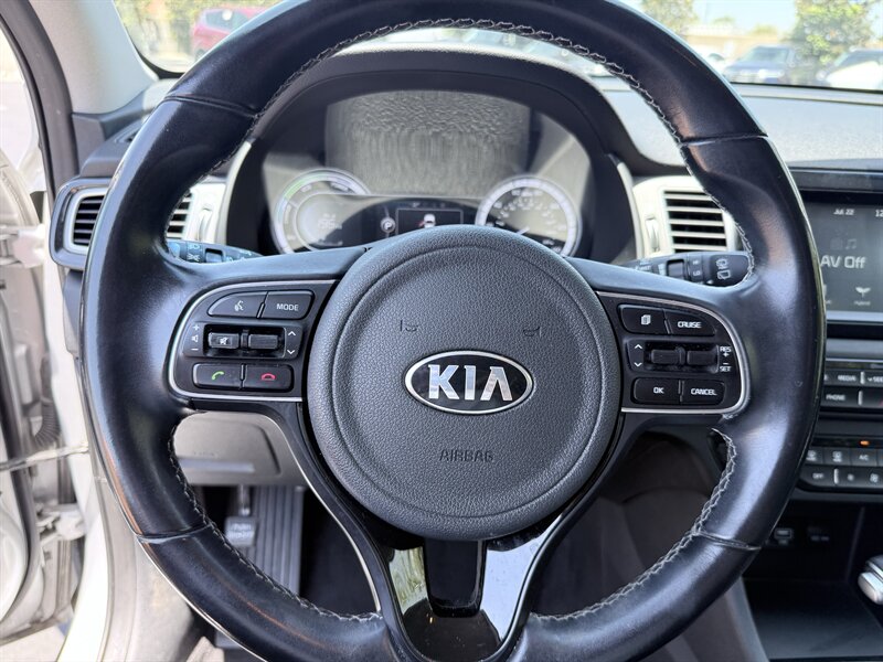 2019 Kia Niro EX - Photo 19 - Orange, CA 92867