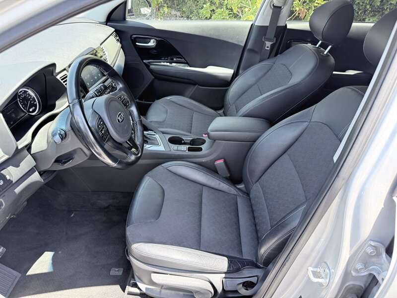 2019 Kia Niro EX - Photo 13 - Orange, CA 92867