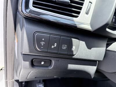 2019 Kia Niro EX - Photo 14 - Orange, CA 92867