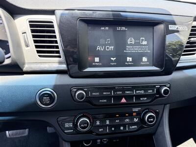 2019 Kia Niro EX - Photo 16 - Orange, CA 92867