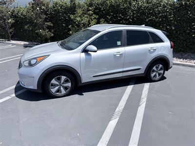 2019 Kia Niro EX - Photo 7 - Orange, CA 92867