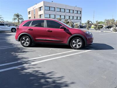 2017 Kia Niro LX - Photo 5 - Orange, CA 92867