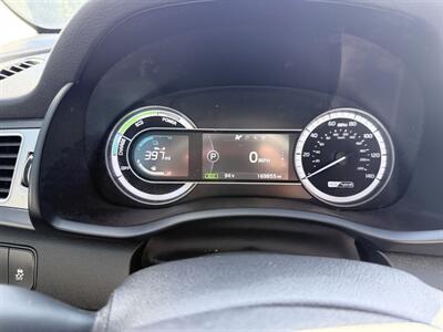 2017 Kia Niro LX - Photo 10 - Orange, CA 92867