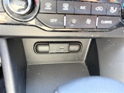 2017 Kia Niro LX - Photo 11 - Orange, CA 92867