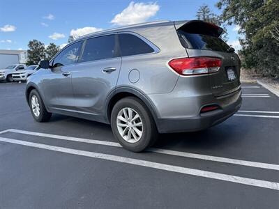 2018 Kia Sorento LX   - Photo 16 - Orange, CA 92867
