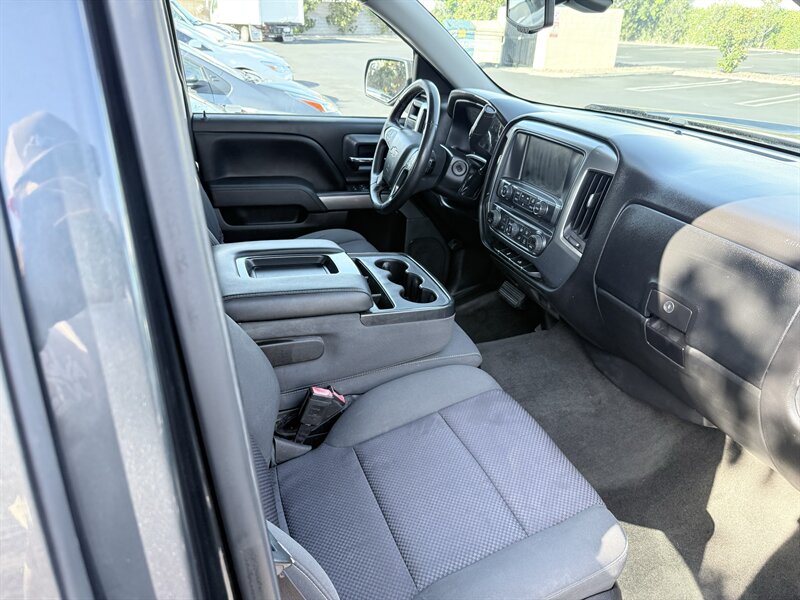 2017 Chevrolet Silverado 1500 LT - Photo 13 - Orange, CA 92867