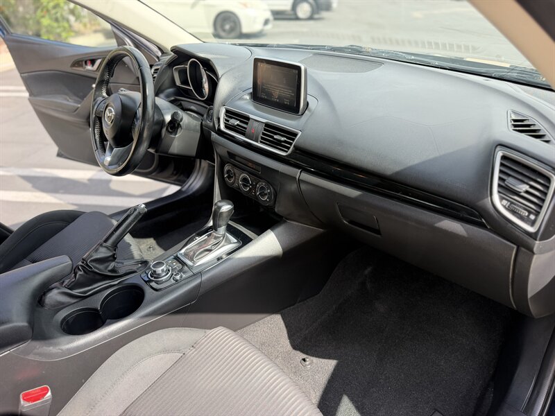 2016 Mazda MAZDA3 i Touring - Photo 10 - Orange, CA 92867