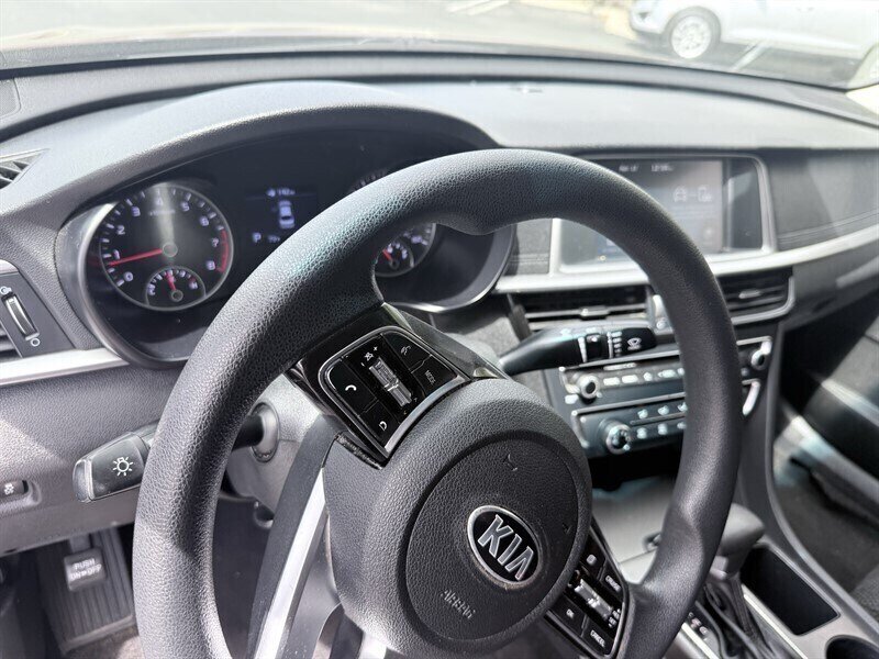 2019 Kia Optima LX - Photo 8 - Orange, CA 92867