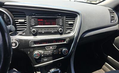 2015 Kia Optima Hybrid   - Photo 12 - Orange, CA 92867
