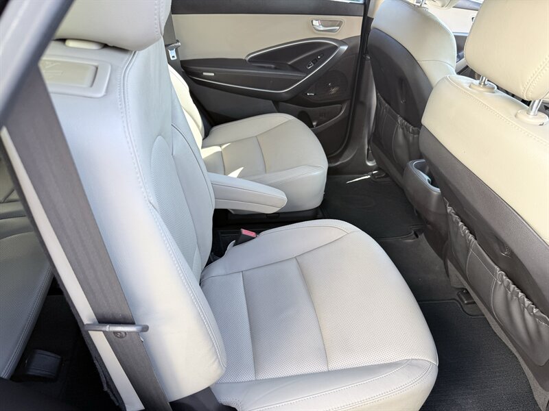 2017 Hyundai Santa Fe Ultimate - Photo 20 - Orange, CA 92867