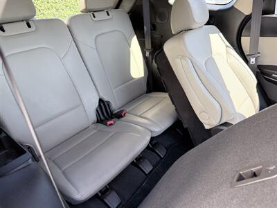 2017 Hyundai Santa Fe Ultimate - Photo 21 - Orange, CA 92867