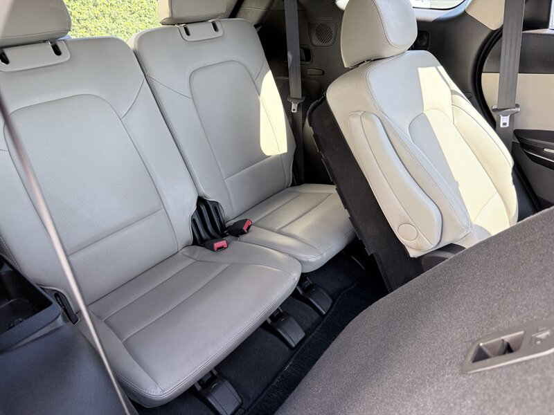2017 Hyundai Santa Fe Ultimate - Photo 21 - Orange, CA 92867