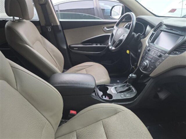 2017 Hyundai Santa Fe Ultimate - Photo 9 - Orange, CA 92867