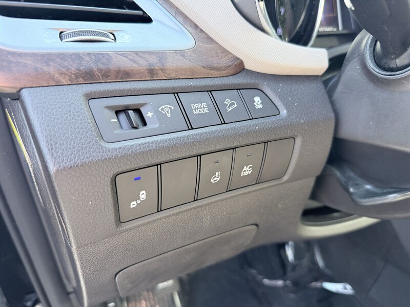 2017 Hyundai Santa Fe Ultimate - Photo 19 - Orange, CA 92867