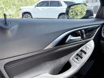2018 INFINITI QX30   - Photo 13 - Orange, CA 92867