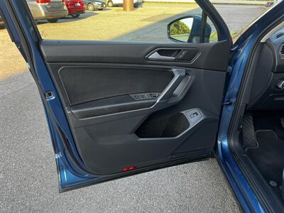 2018 Volkswagen Tiguan 2.0T SE 4Motion   - Photo 8 - Peabody, MA 01960