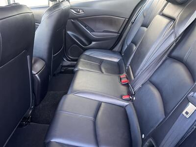 2018 Mazda Mazda3 Touring   - Photo 12 - Peabody, MA 01960