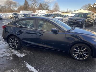 2018 Mazda Mazda3 Touring   - Photo 8 - Peabody, MA 01960