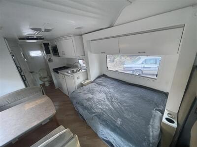 2006 Gulf Stream M-B VISTA CRUISER   - Photo 17 - Brea, CA 92822
