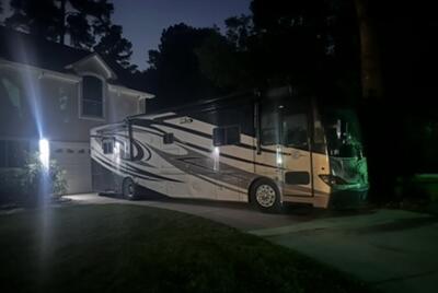 2011 Tiffin PHAETON 40   - Photo 2 - Chino Hills, CA 91709