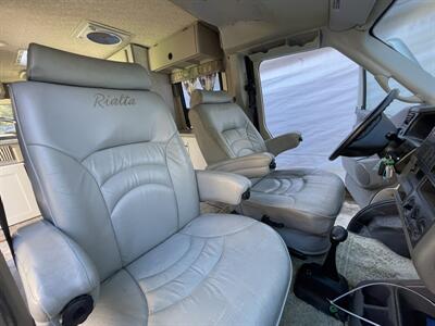 2004 Winnebago Rialta 22H   - Photo 11 - Chino Hills, CA 91709