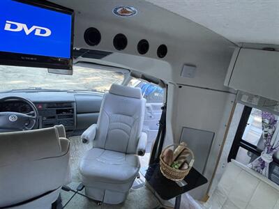 2004 Winnebago Rialta 22H   - Photo 10 - Chino Hills, CA 91709