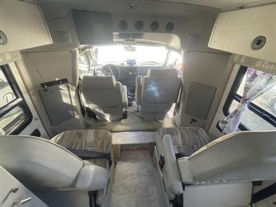 2004 Winnebago Rialta 22H QD   - Photo 2 - Brea, CA 92822