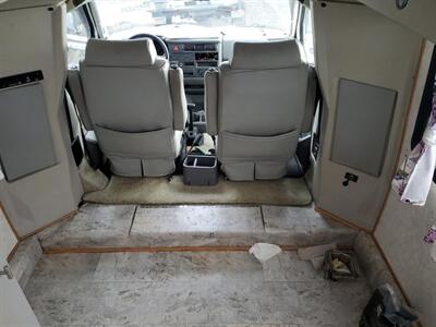 2004 Winnebago Rialta 22H   - Photo 10 - Chino Hills, CA 91709