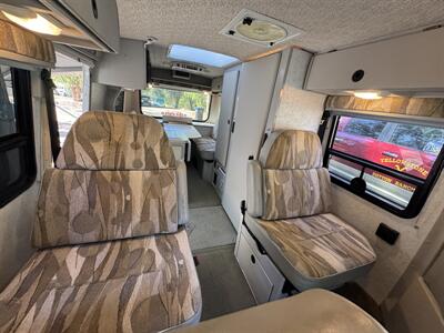 2002 Winnebago Rialta 22QD   - Photo 16 - Chino Hills, CA 91709