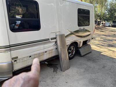 2002 Winnebago Rialta 22QD   - Photo 24 - Chino Hills, CA 91709