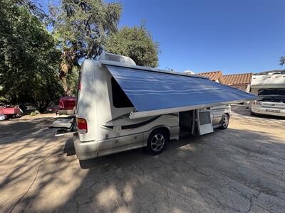 2002 Winnebago Rialta 22QD   - Photo 5 - Chino Hills, CA 91709